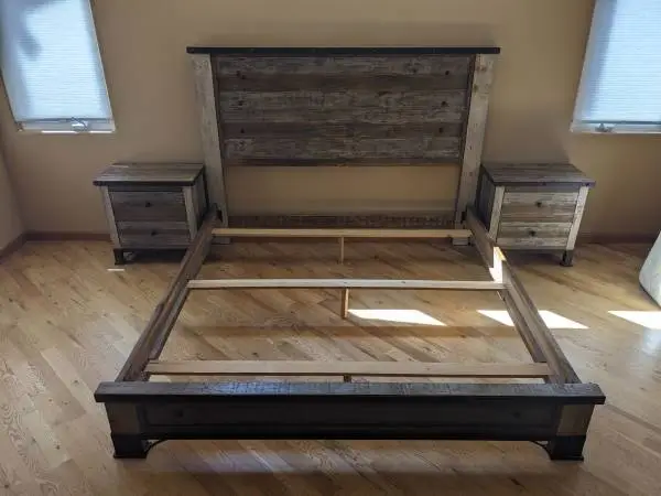 Solid Wood Rustic Bedroom Set (5 Piece)
