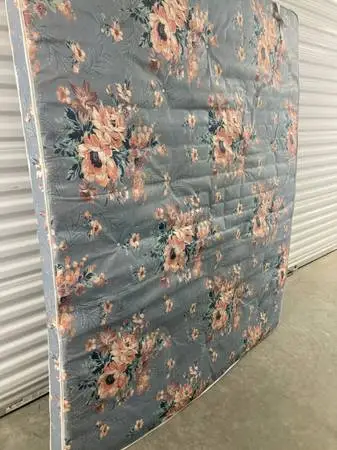 Mattress,inner spring,queen hide-a-bed,clean,ez transport,hlp delivery