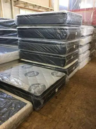 Classic 12Queen Pillowtop Mattress with Box Spring $250 _ Reg.$300