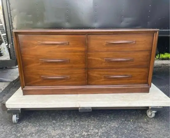 Mid Century Modern Emphasis 6 Drawer Dresser/Credenza/Media Center.