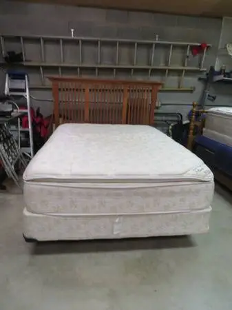 Queensize Mission Bed