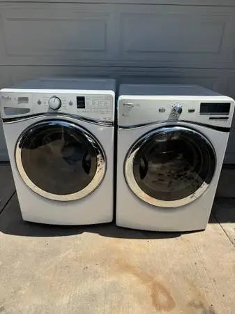 Whirlpool Duet 4.5 cf Washer and 7.4 cf GAS Dryer