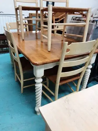 Table and 6-Chairs 10615