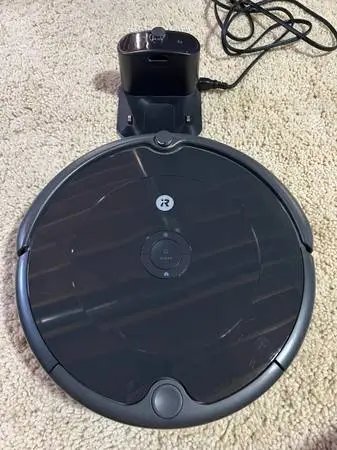 Roomba iRobot Vacuum Multi Surface Cleaner w/Dock