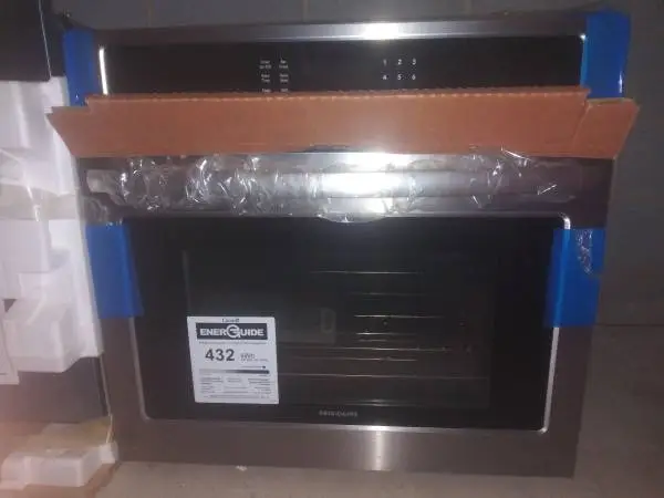 Frigidaire 30-in Self-Cleaning Single Electric Wall Oven Stainless