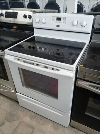 ★Maytag white glass-top stove