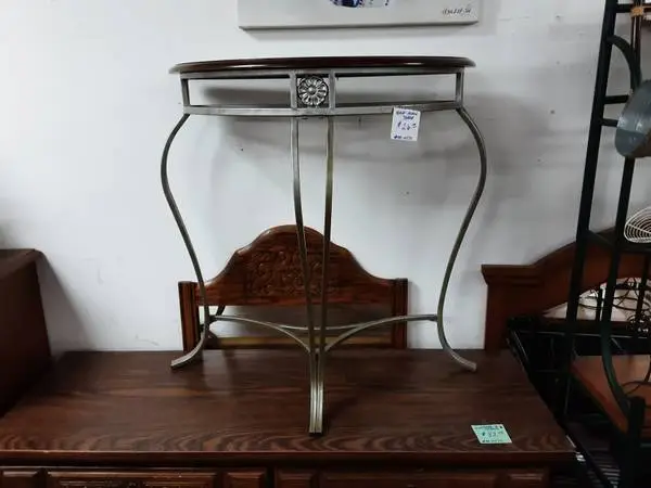 Half  Mood Table 10575