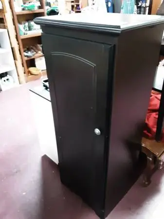 Black Cabinet 10558
