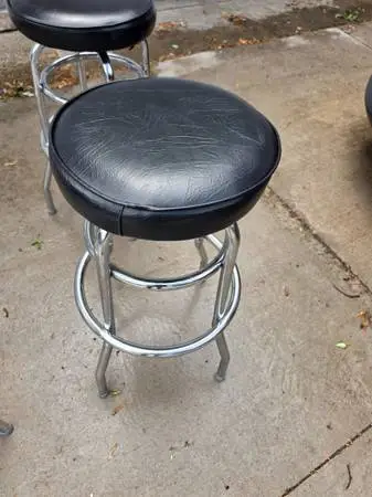 Four bar stools 25 each or all of them for 80