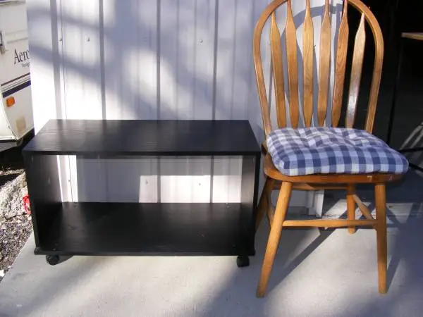 Item of useful furniture