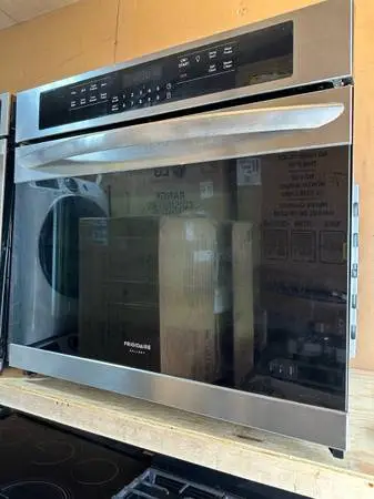 (70% Off) New Frigidaire Gallery 30-in Single Electric Wall Oven