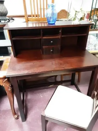 Desk and Chair 10600
