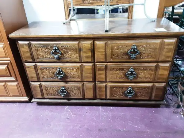Dresser with Mirror 10572