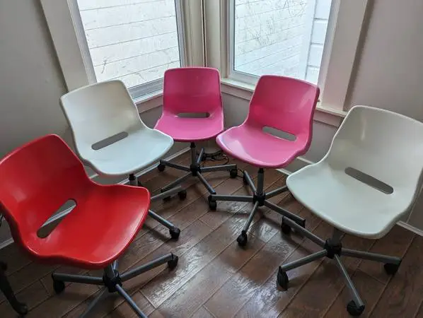 Rolling plastic chairs for sale