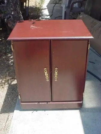 2 door rolling cabinet