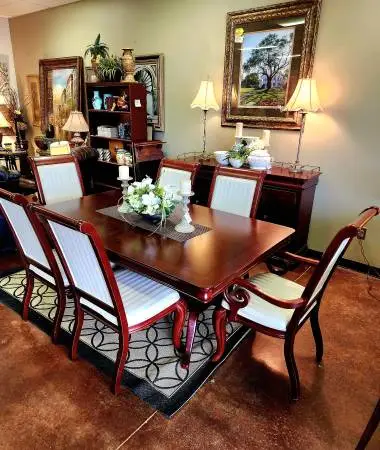 Havertys Marseille Dining Table w/6 Chairs and Server