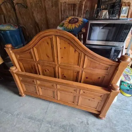 Very nice knotty pine solid wood King Bed