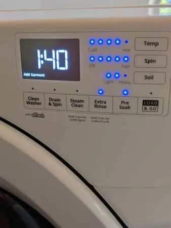 like new Whirlpool 4.5 cf Front Load Washer highly rated Steam Clean