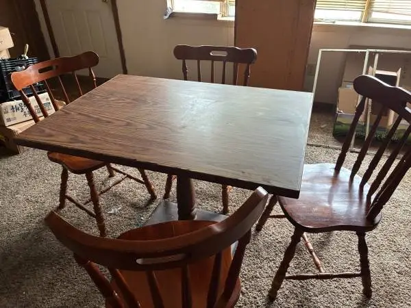 dining room table 4 chairs