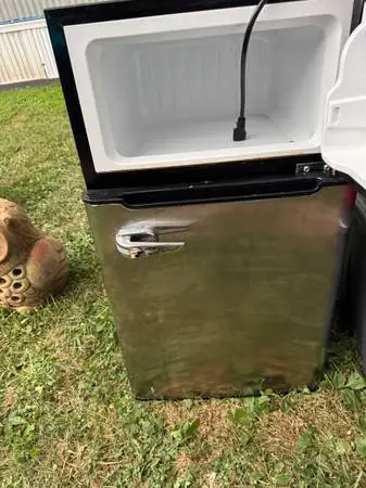 Mini fridge