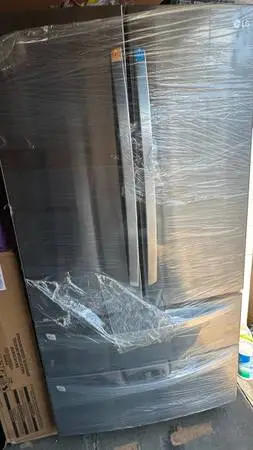 LG 27 cu. ft. 4-Door French Door Refrigerator w/ Internal Water Dispenser