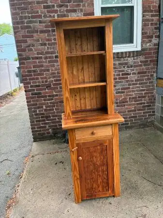 Stepback cupboard