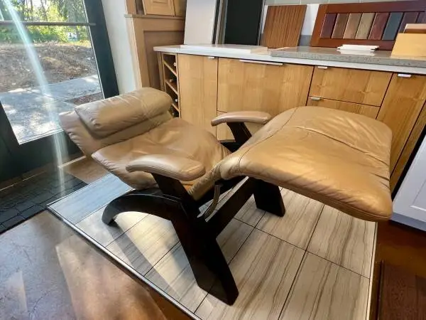 Zero Gravity Perfect Chair by Human Touch. MSRP $3,500! Excellent!!
