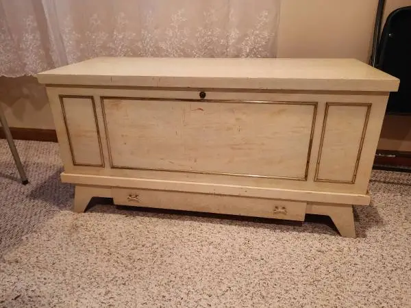 Vtg Lane Cedar Chest w/key