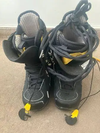 Burton Snowboard Boots Woman size 6