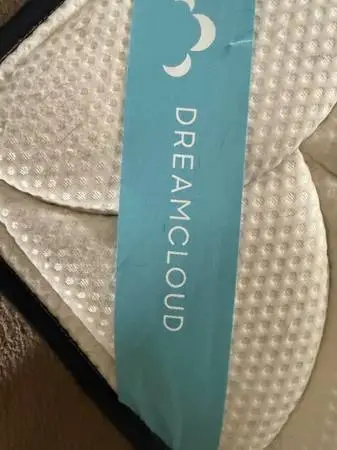 Dream Cloud KING SIZE Mattress in great condition