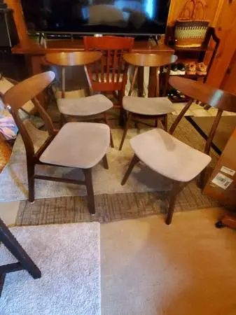 4 vintage style chairs