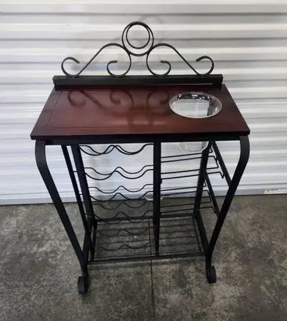 Vintage Wine Rack with Integrated Ice Bucket