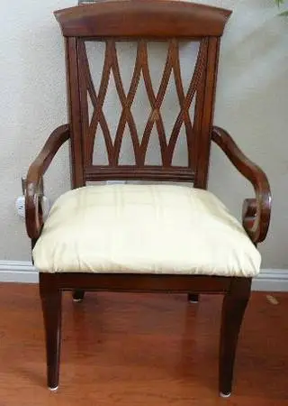 Elegant dining room set of 4 chairs & 2 armchairs 75% off
