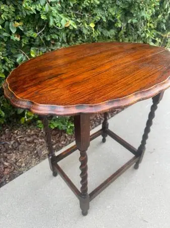 Jacobean Oak Barley Twist End/ Side Accent Table