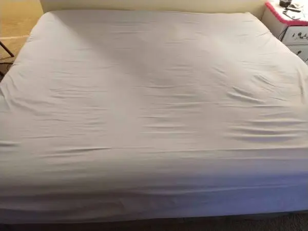 California King Size Bed + 2 Fitted Sheets