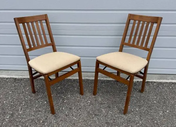 Folding Tables & Chairs / Stacking Chairs at Creative Bargains