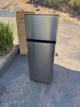 NEW 7.1 cu mini fridge refrigerator with freezer (free local delivery)