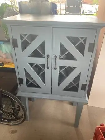 Wine cabinet