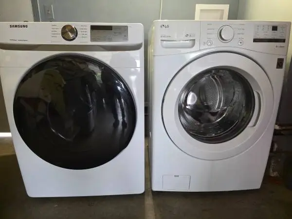 Washer and gas dryer