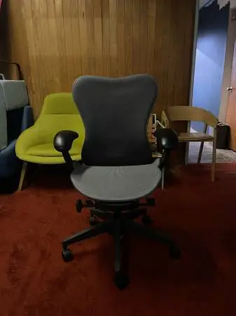 HERMAN MILLER MIRRA2 FULY LOADED