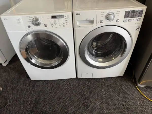 LG HE large capacity washer and gas dryer