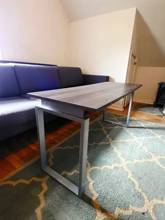 BEAUTIFUL CONTEMPORARY COFFEE TABLE