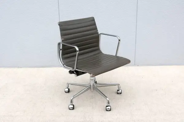 MCM Herman Miller Eames Aluminum Group Charcoal Management Chair
