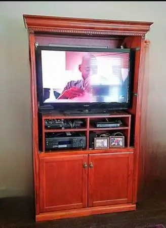 Armoire /  wardrobe