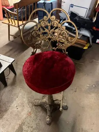 Vintage Kessler Cast Iron Hollywood Regency Vanity Chair - Ornate Rose