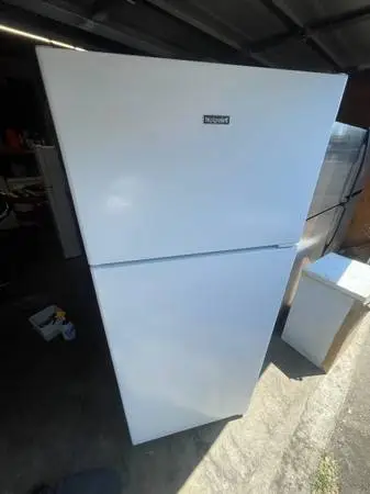 Top freezer refrigerator