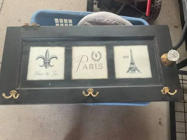 Hat or coat picture rack