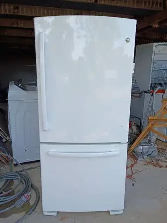 GE Refrigerator