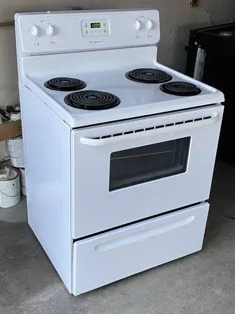 WHITE FRIGIDAIRE ELECTRIC STOVE