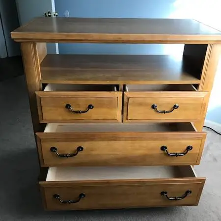 Chest of Drawers/Media Cabinet